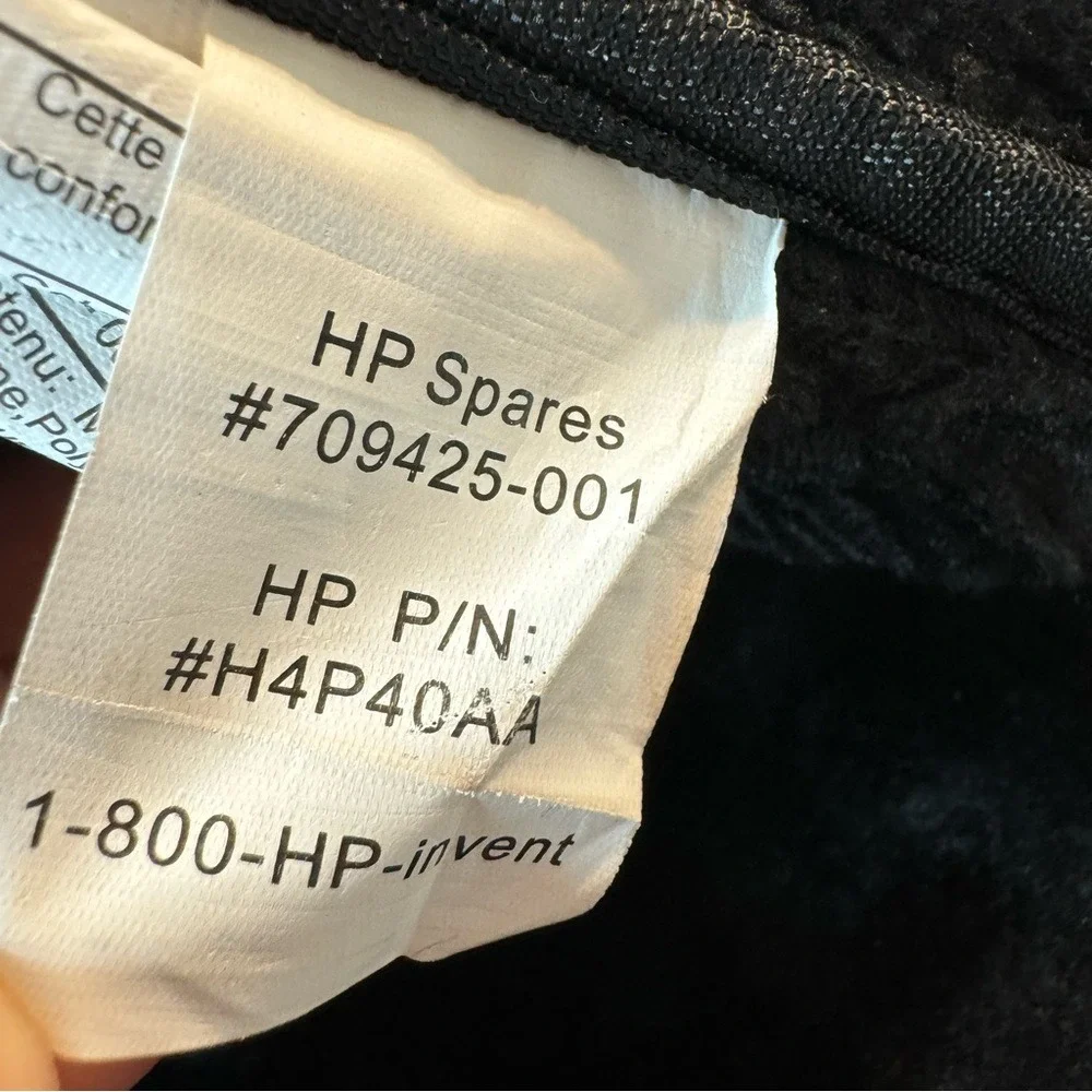 4/$40 HP Black Padded Laptop Protector‎ Bag